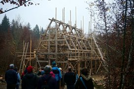 Holzkirche im Bau